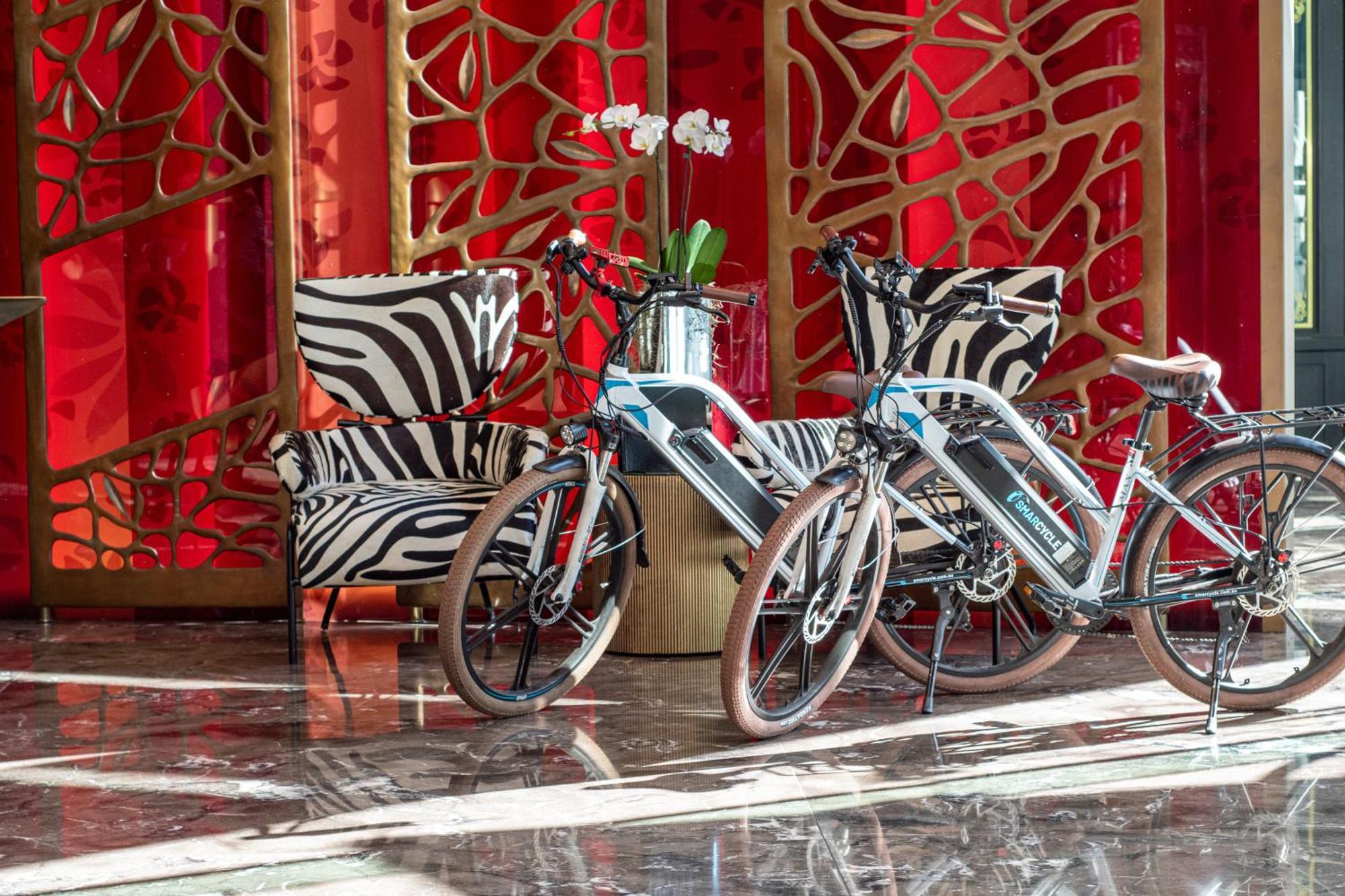Emporium Hotel South Bank Brisbane Zewnętrze zdjęcie Bicycles at the lobby