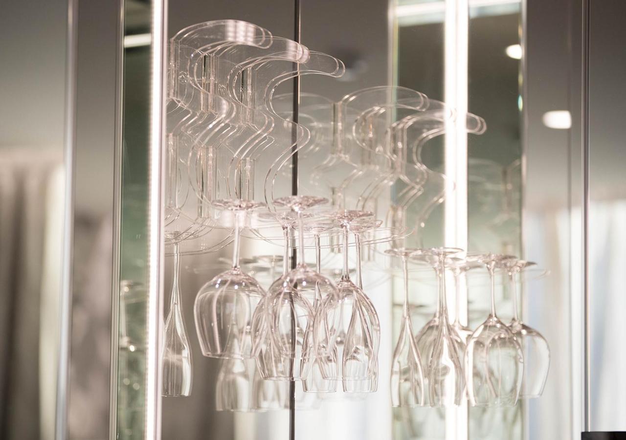 Emporium Hotel South Bank Brisbane Zewnętrze zdjęcie Wine glasses